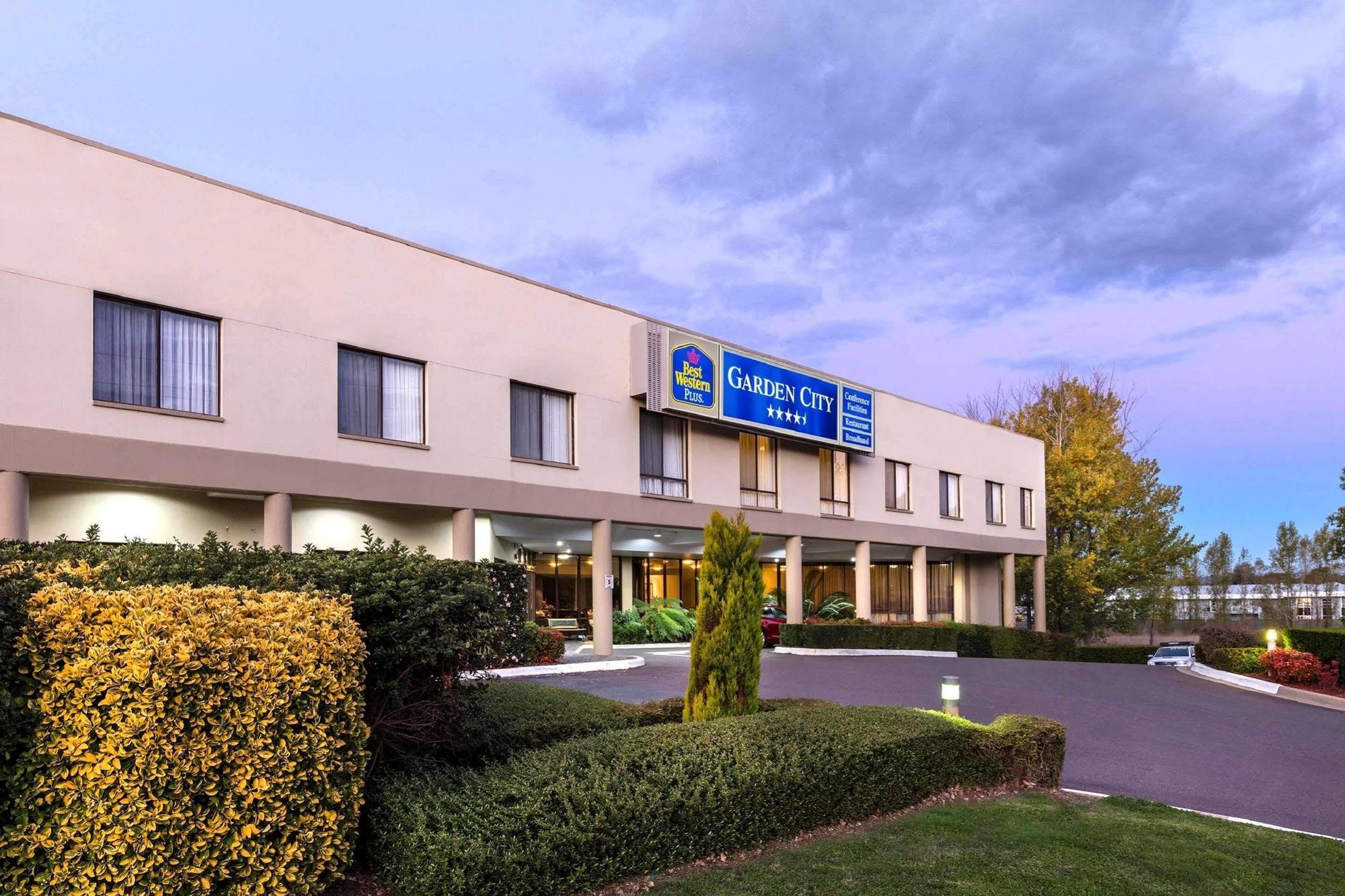 Garden City Hotel, Best Western Signature Collection Canberra Extérieur photo